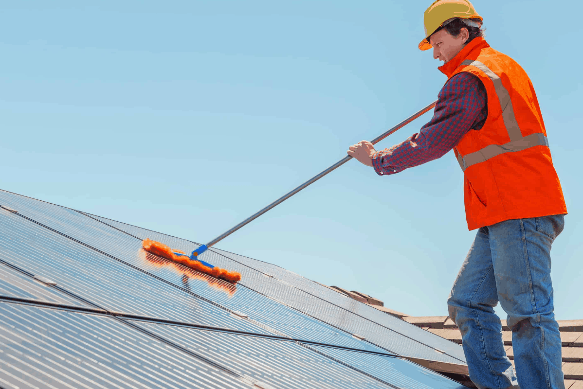 solar-panel-cleaning